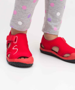 sandale rosii din panza pentru copii